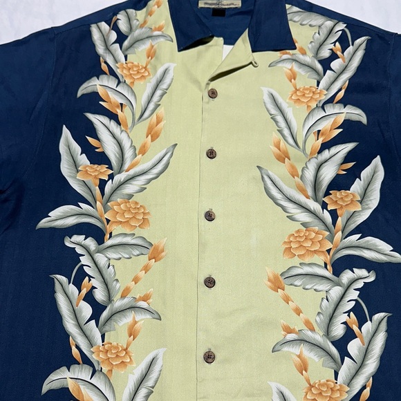Men’s Tommy Bahama Navy and Lime Floral Medium Shirt - Picture 2 of 5